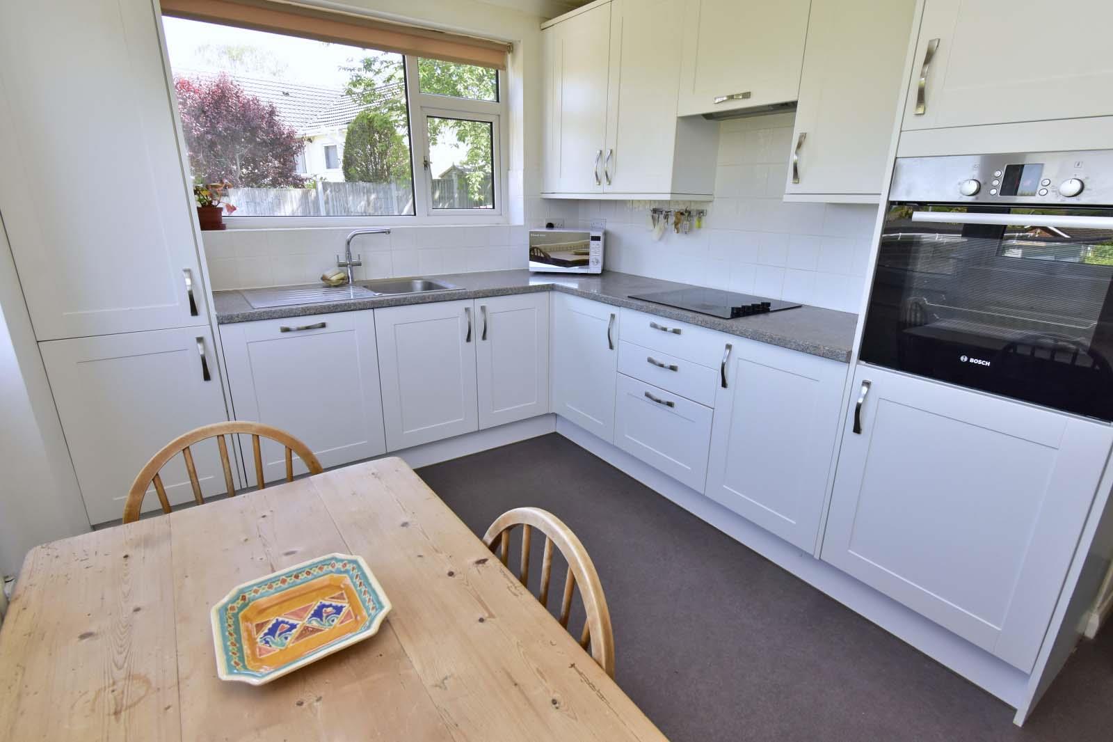 A KITCHEN 1.JPG
